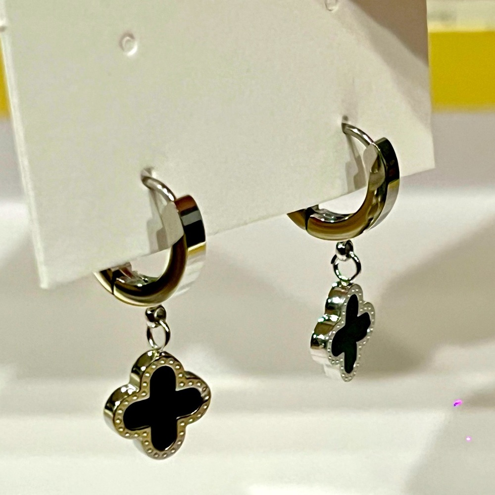 Clover earrings 🍀 stainless steel Black and Silver Plated